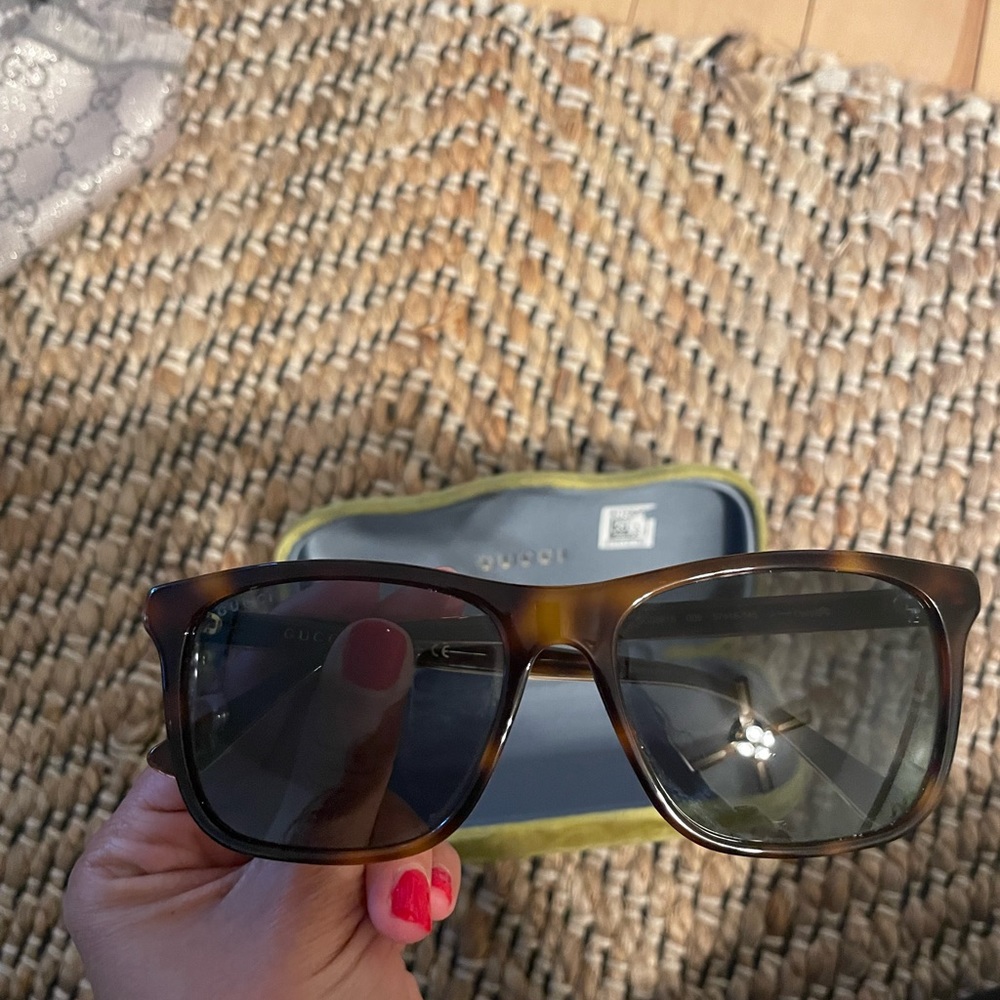 Gucci sun glasses